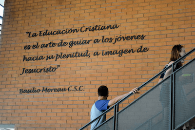 "La educación Cristiana es el arte de guiar a los jóvenes hacia su plenitud, a imagen de Jesucristo" - Basilio Moreau, CSC